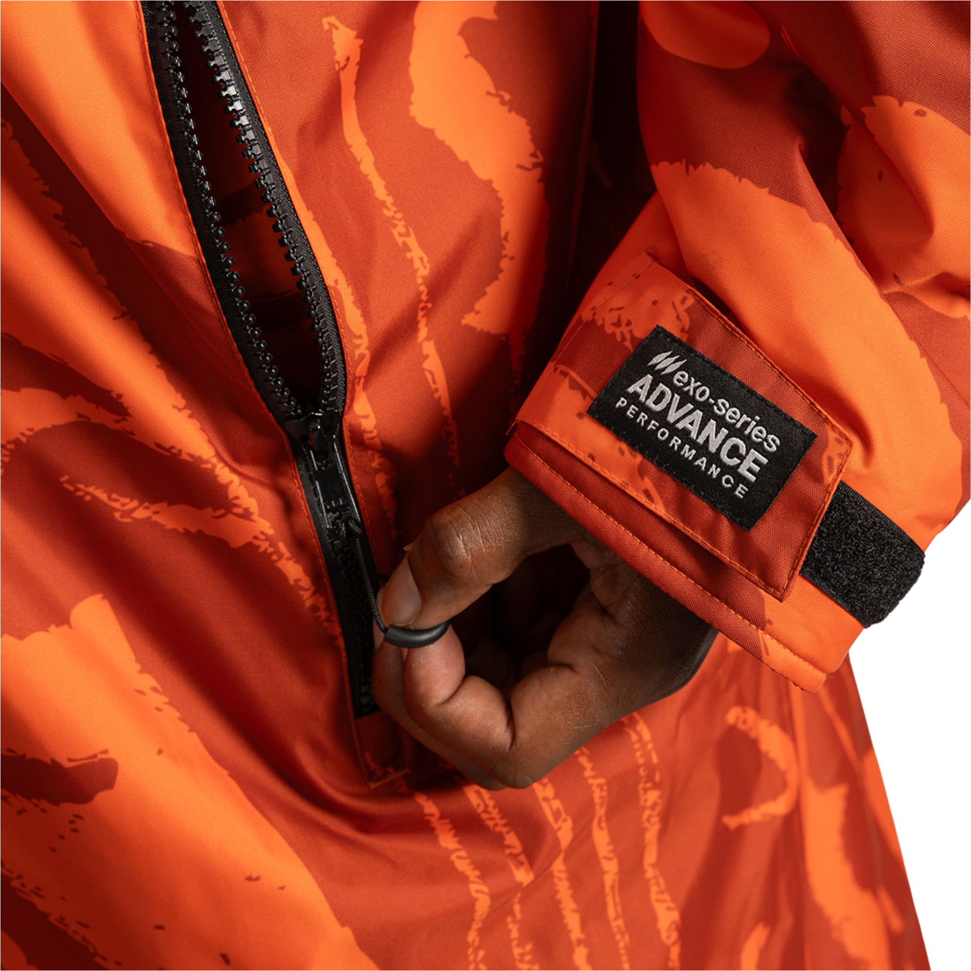 2026 Dryrobe Advance Long Sleeve Changing Robe DALSV3 - Mosaic Palm